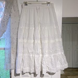LACE MIDI SKIRT